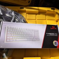 Redragon K723 Creamy Mechanical Gaming Keyboard Wireless, Hot Swappable Pre-lubed Linear Switches, Gasket Structure, Tri-Mode BT5.0/2.4GHz/USB-C, RGB 
