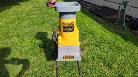 Wood Chipper/ Shredded