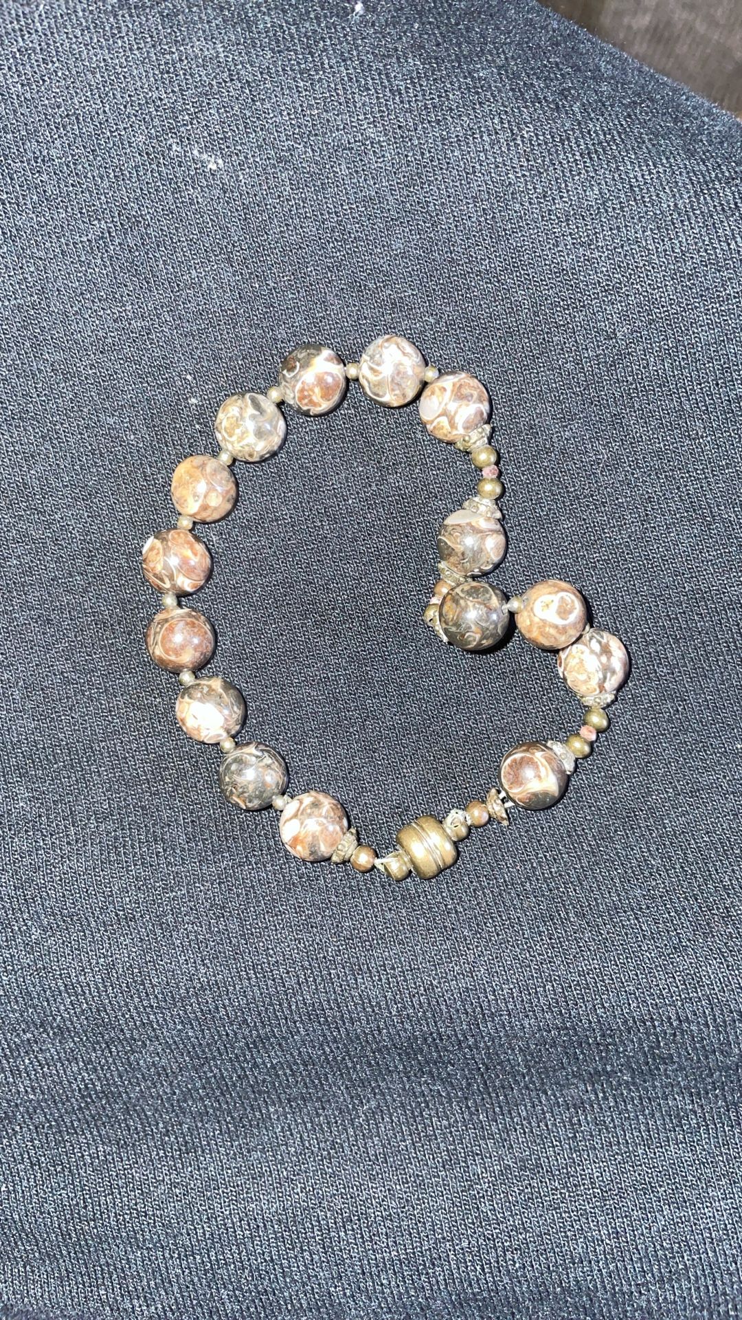 beaded bracelet with variegated brown beads