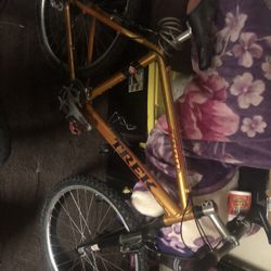 Trek 7000zx Aluminum Men’s Bike