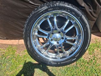 4 20" tires and rims, gray tail gate, gray bed cover . All items from a Dodge truck.