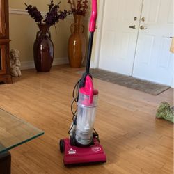 Bissell  Lightweight Bagless Vacuum