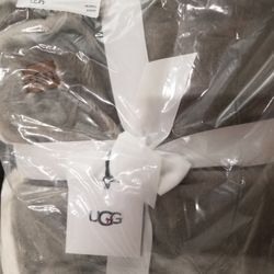 UGG Throw.   New