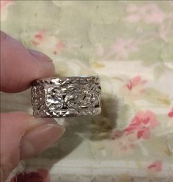 10K- WHITE GOLD SCROLL RING