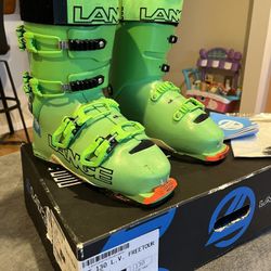 Lange XT130 LV Ski Boots