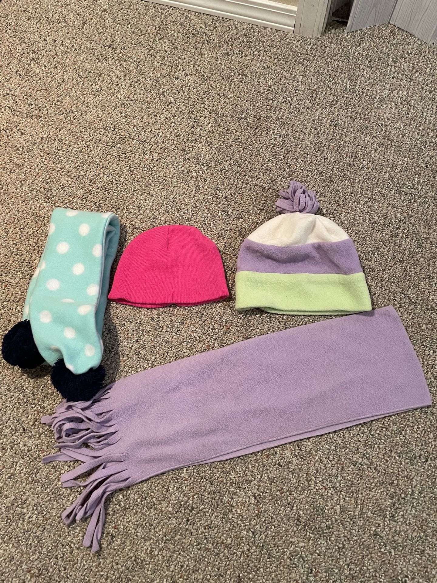 GIRLS 4 STRIPED HAT & LAVENDER SCRAF SET & MINT SCARF & HOT PINK HAT ALL 1 SIZE FITS ALL 