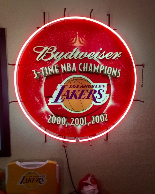 Rare Budweiser Neon Sign light Lakers 3 Peat Champs