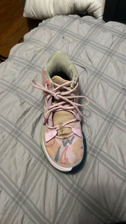 Pink kyries