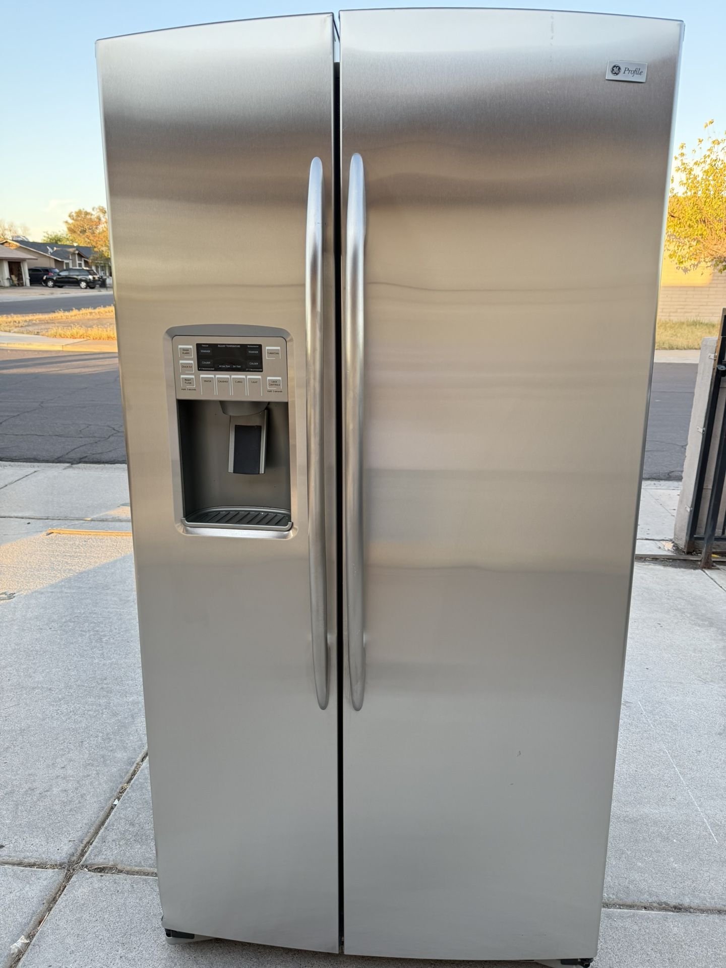 REFRIGERATOR GE STAINLESS STEEL 