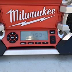 Milwaukee Jobsite Radio 