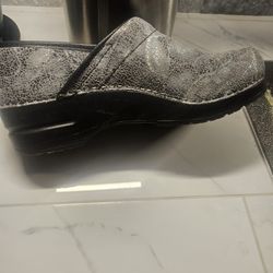 Gray Clogs Womens 7.5