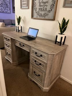 Desk new/nuevo