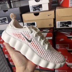 White Mind Sneakers 002 Size 8.5 Women / 7 Men’s New 