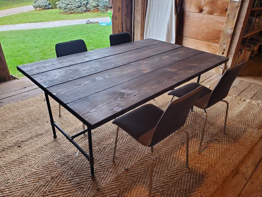 Industrial wood & steel pipe table