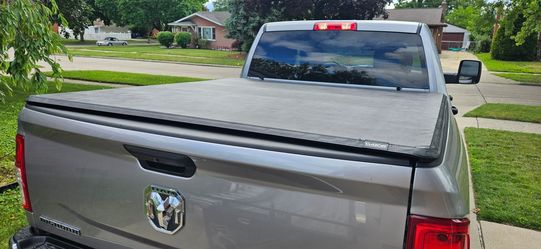 tri fold tonneau cover