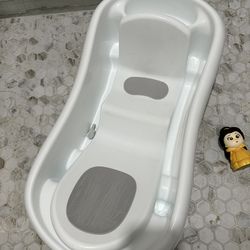 Baby bath tub