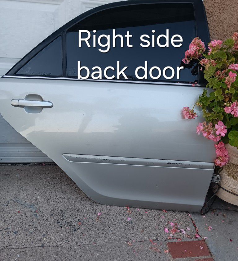Toyota Camry SE Sedan 4D 2.4L Right Side Back Door