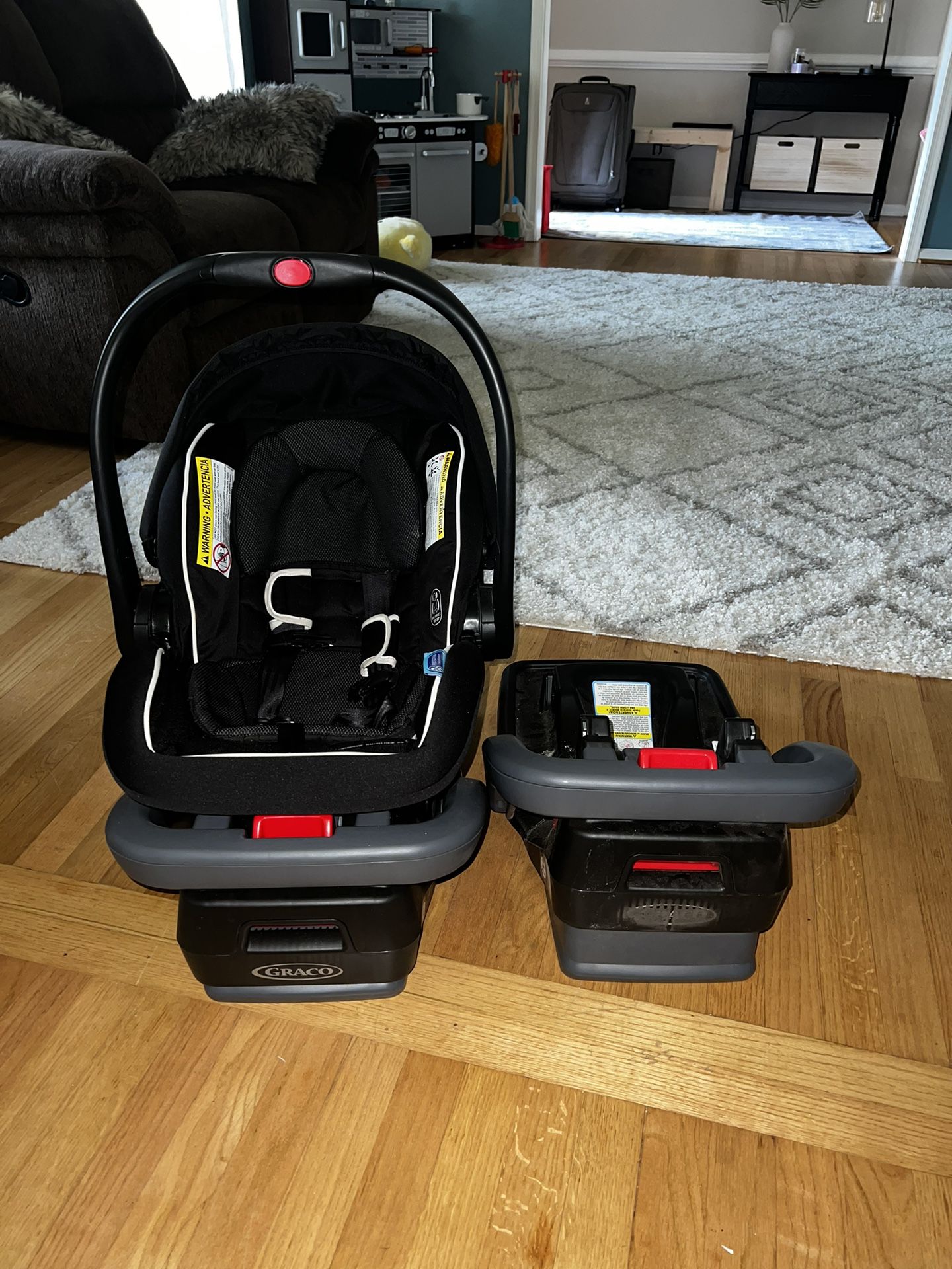 Graco Infant Carseat And 2 Bases