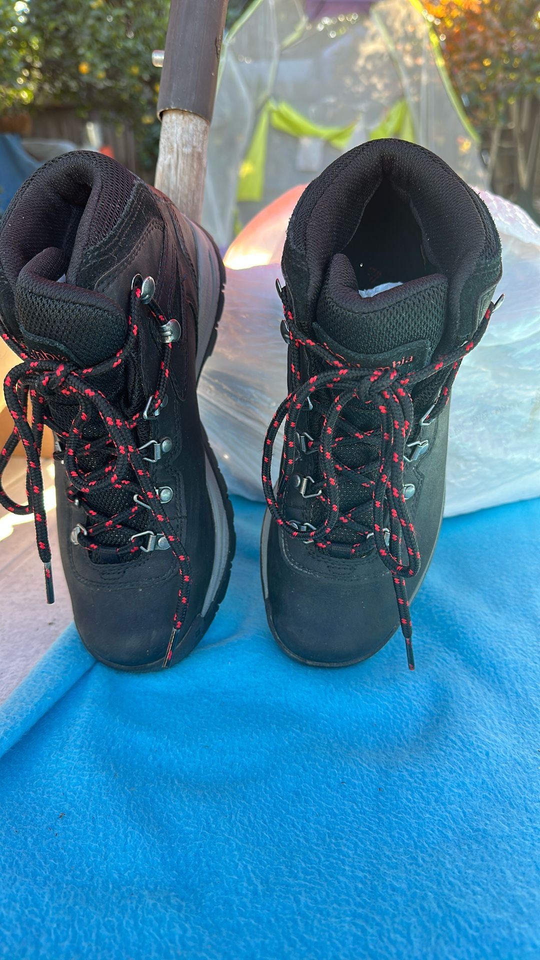 Columbia Shoes Size 7.5