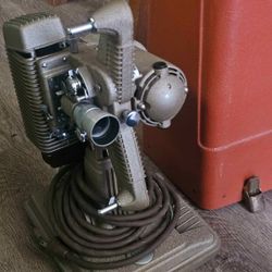 Vintage Revere Model 85 8mm Movie Projector