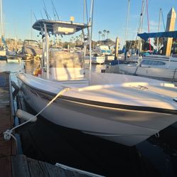 22ft Center Console  Angler 220