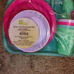 24pc Plastic Kids Dishes Never Used Pickup Only Cash 