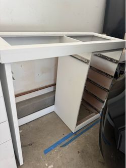 Vanity with mirror (READ DESCRIPTION)