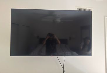 Preowned LG like new  55 in TV for sale!