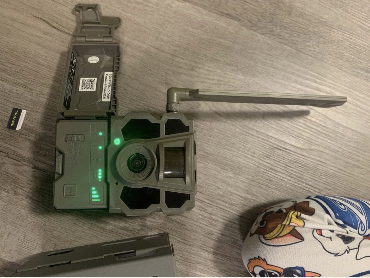 camera ,tactacam reveal x gen 2.0 security box and SD card included