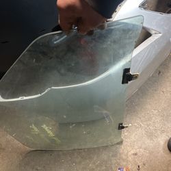 2001-04Toyota Tacoma Passenger Side Front Windaw