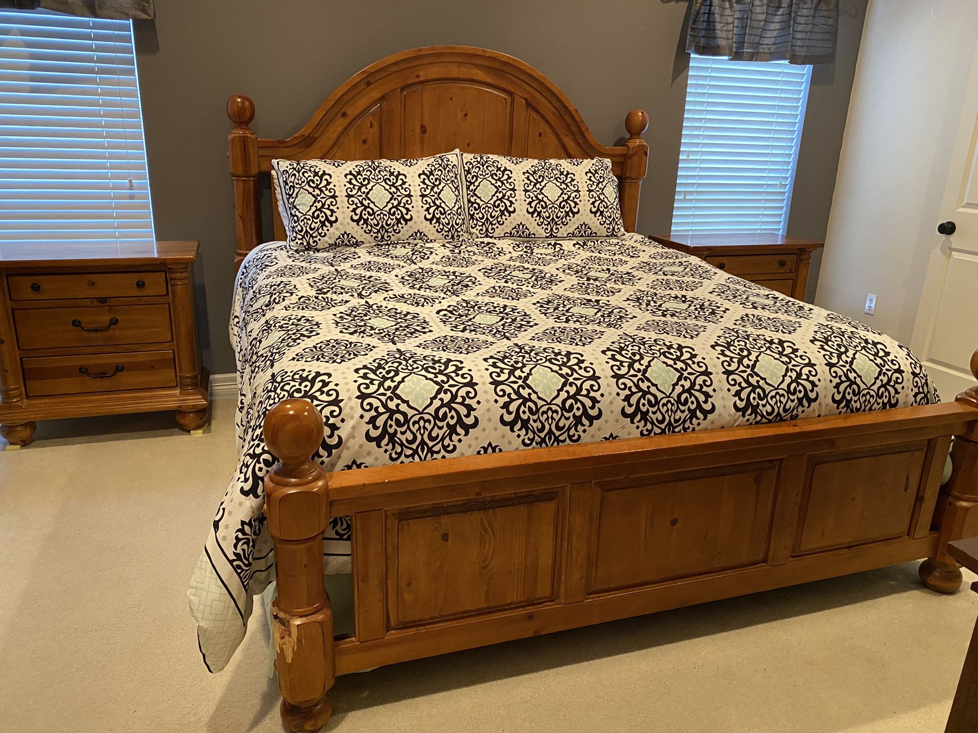 Solid Wood King Bedroom Set