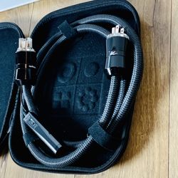 AudioQuest NRG WEL Signature 2M - 6.6ft AC Power Cable with 72V DBS Battery Pack