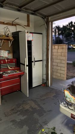 Utility cabinet