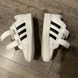 Unisex Adidas White Shoes Size 9k Toddlers