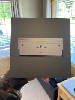 White Corsair Dominators 64GB