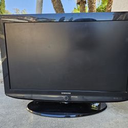 Samsung LN-T375HA 37" 720p HD LCD Television READ