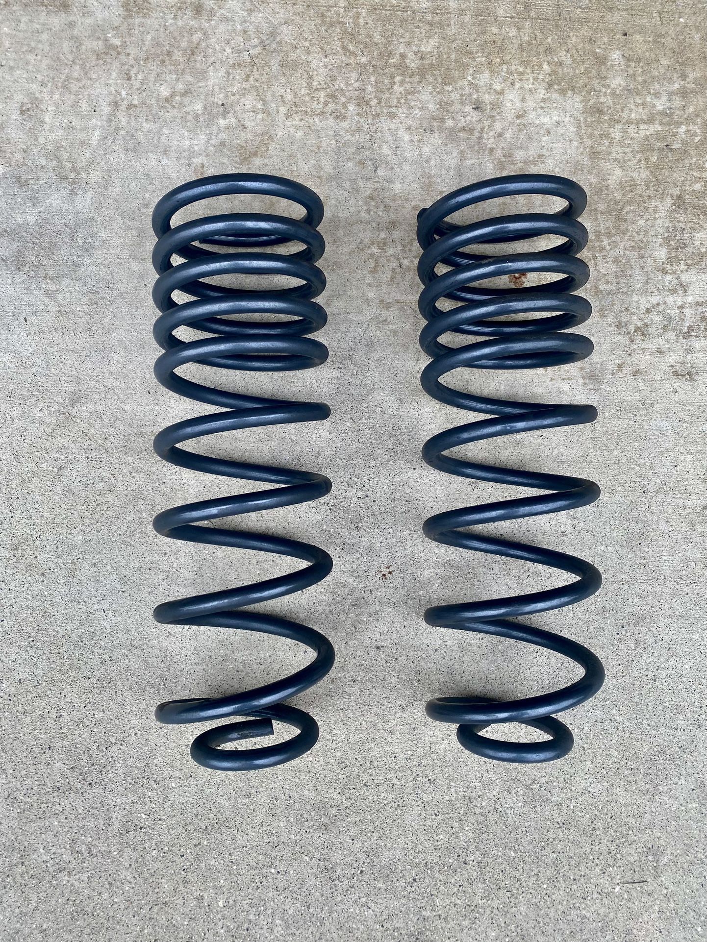 2019-2024 Ram 1500 Maxtrac Rear Lowering Coils