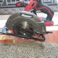 Bauer Saw Like New L