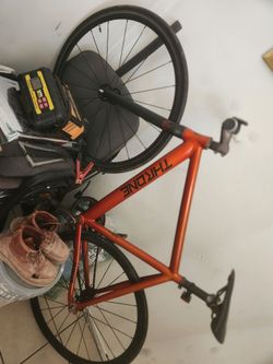 Throne Fixie Bike