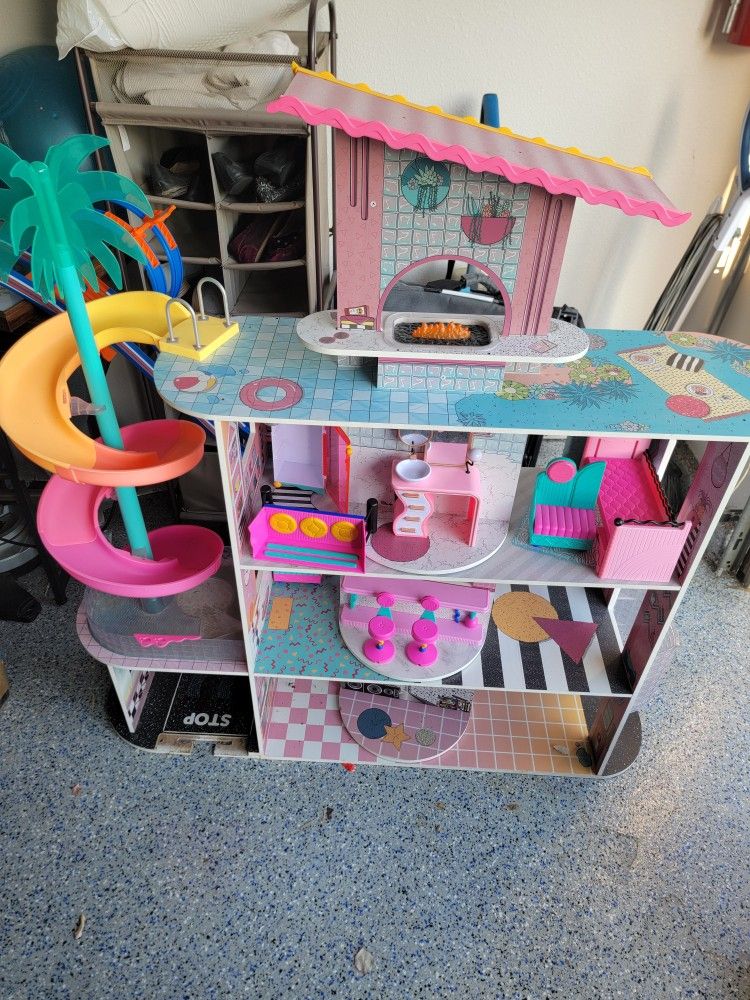 Dollhouse - LOL Surprise Dollhouse