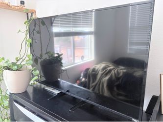 43 inch  smart VIZIO TV