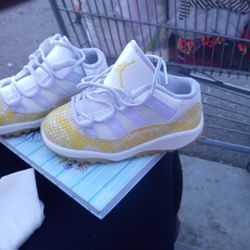 Nike Air Jordan 11 Retro 