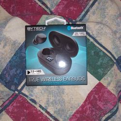 True Wireless Earbuds With Digital Display Case 15 Hours Plus Of Play Time Brand New In The Package