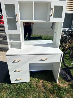 makeup vanity