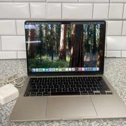 MacBook Air 13-inch M3 2024 256 8 gb ram Operating Systems System Sequoia no offers or trades please!!