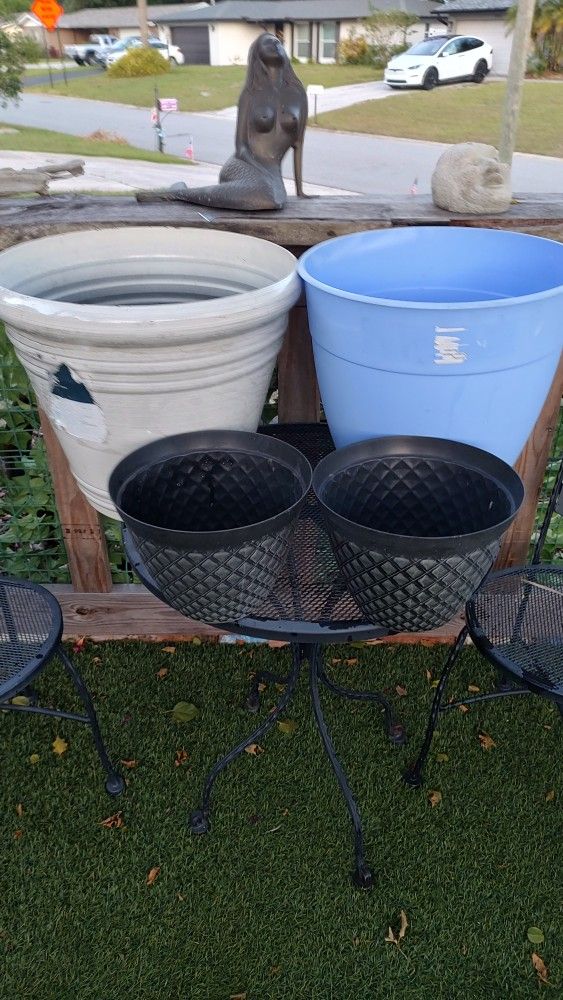 Four Resin Plastic Garden Flower Pots Package Deal