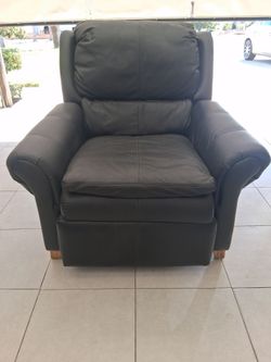 FREE !!! Recliner Lounge Chair