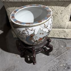 Chinese Porcelain 12" Decorative Vase w/Bird and Floral Art