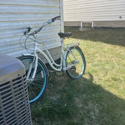 Schwinn Beach Cruiser