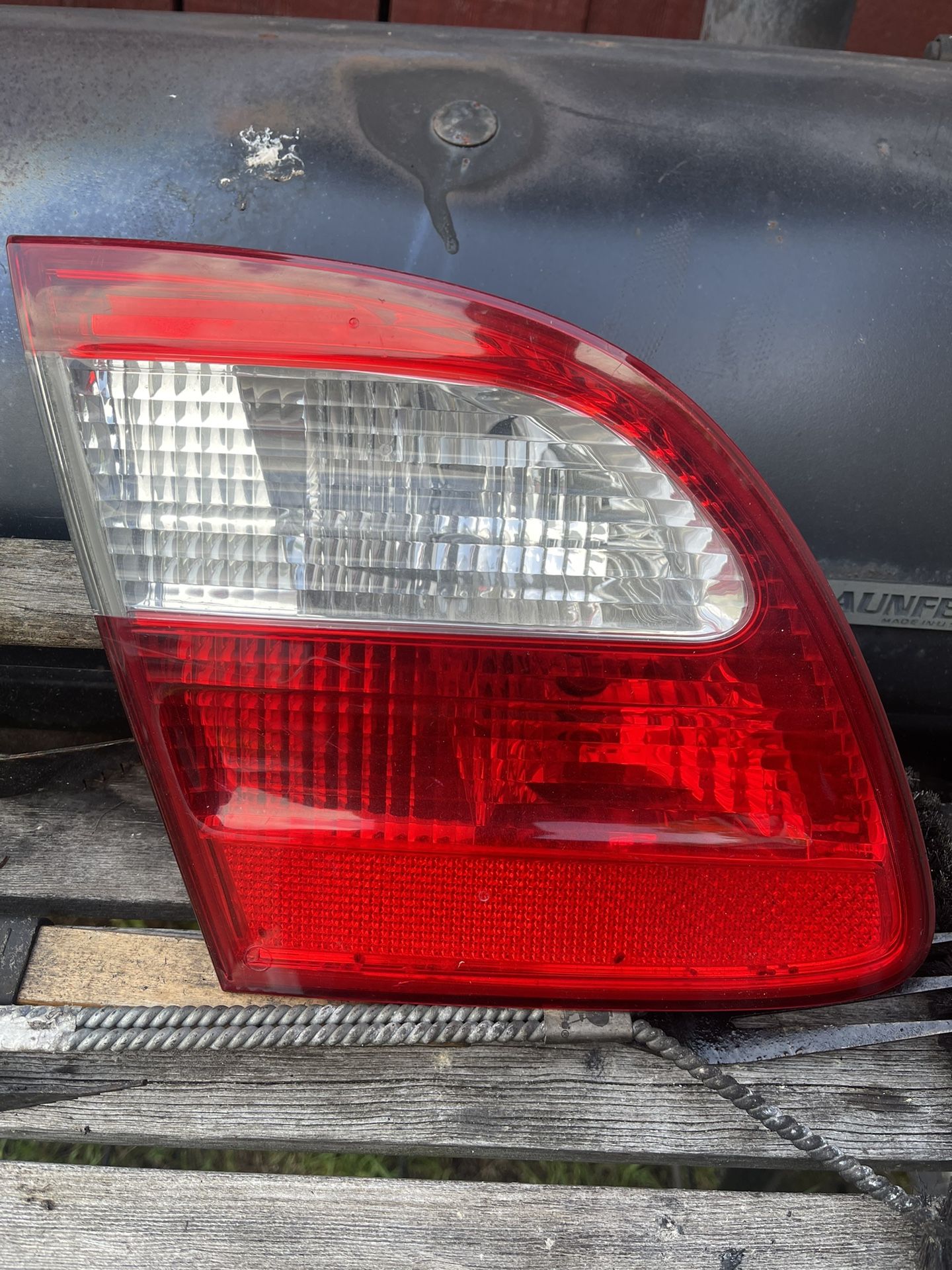 Mercedes E320 Taillight